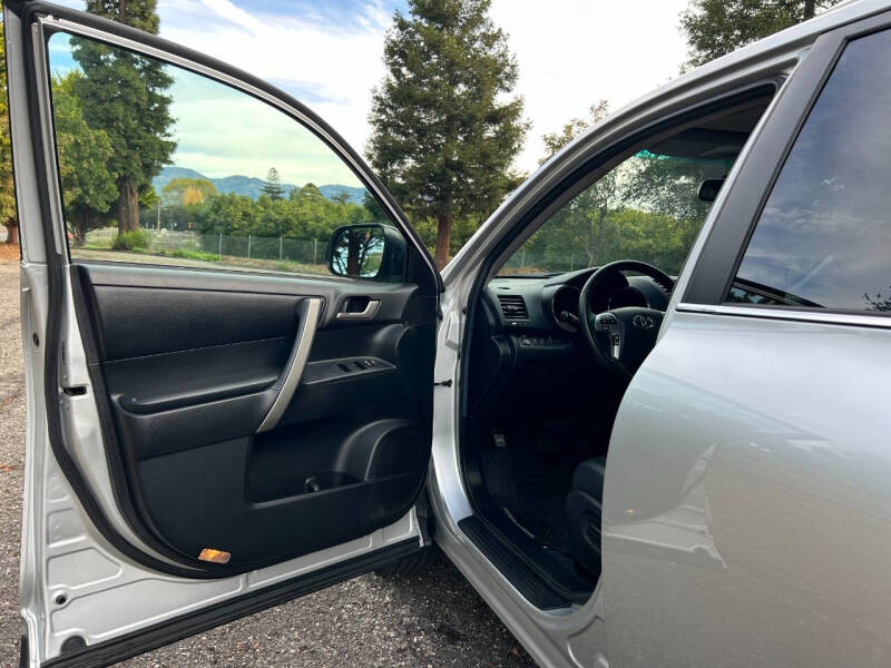 2013 Toyota Highlander SE