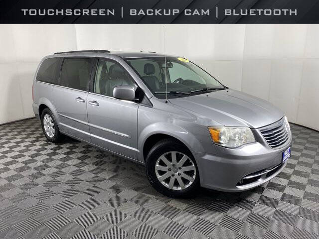 2014 Chrysler Town & Country Touring's photo