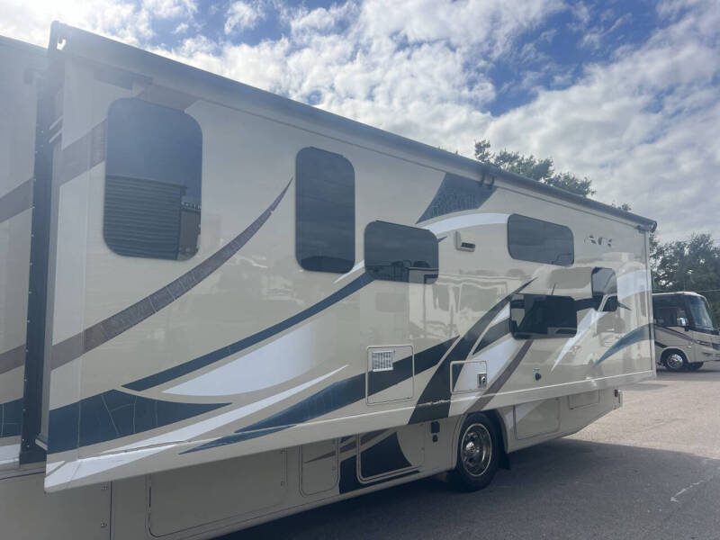 2017 Thor Motor Coach ACE BUNK HOUSE