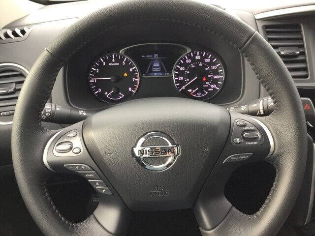 2019 Nissan Pathfinder SV