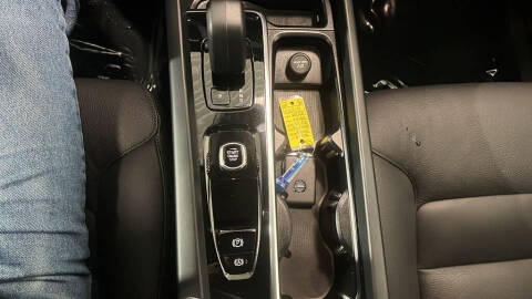 2023 Volvo XC60 B5 Plus Dark Theme