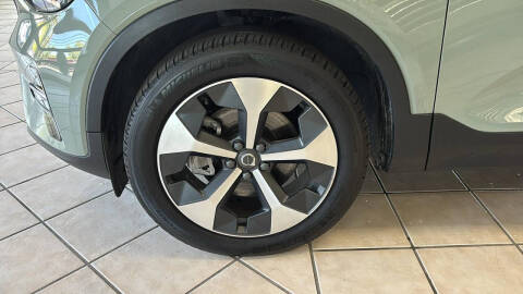 2024 Volvo XC40 B5 Core Dark Theme