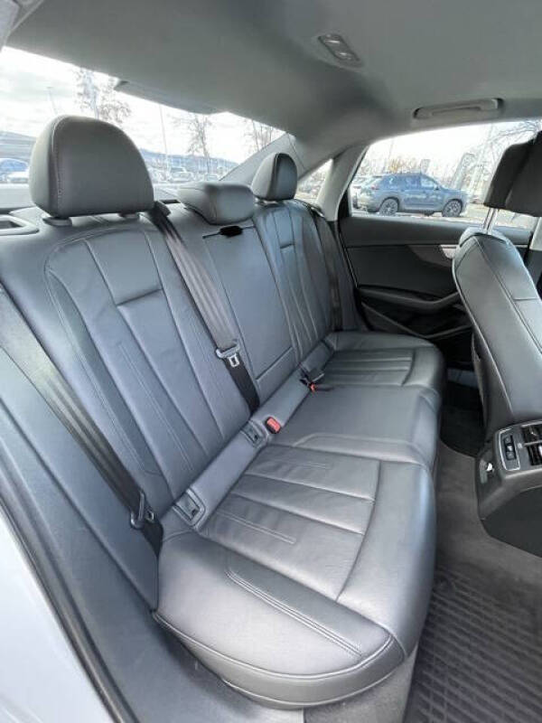 2019 Audi A4 quattro Premium 45 TFSI