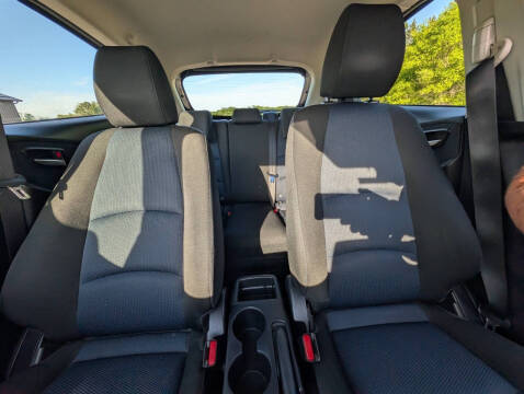 2020 Toyota Yaris Hatchback LE