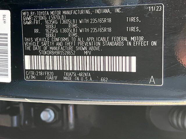 2024 Toyota Highlander LE