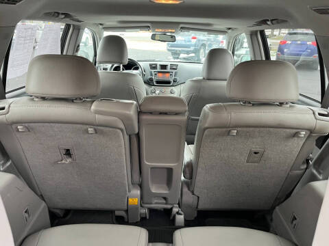 2013 Toyota Highlander SE