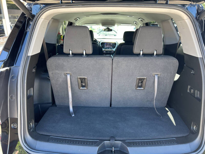 2023 GMC Acadia SLE
