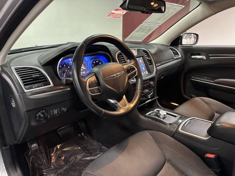 2018 Chrysler 300 Touring