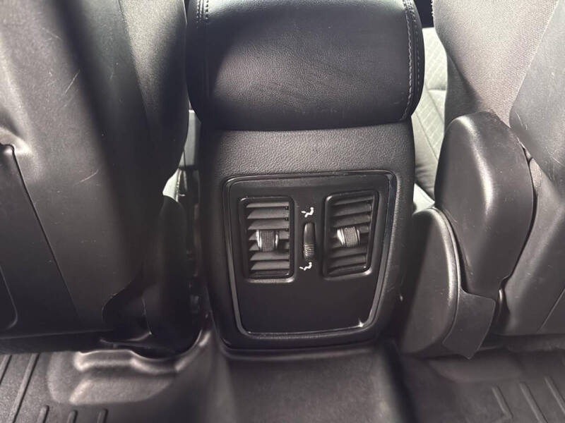 2019 Jeep Grand Cherokee Laredo E
