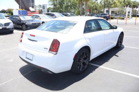 2021 Chrysler 300 Touring