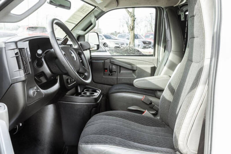 2023 GMC Savana 2500