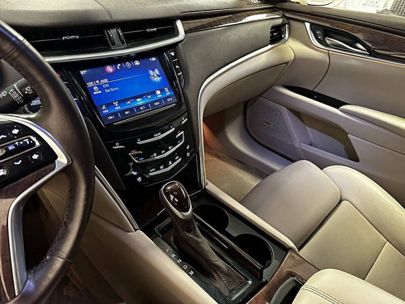 2013 Cadillac XTS Luxury Collection