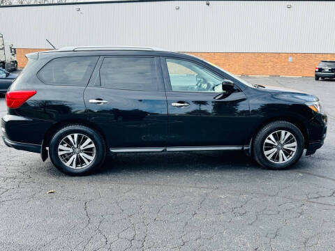 2017 Nissan Pathfinder SV
