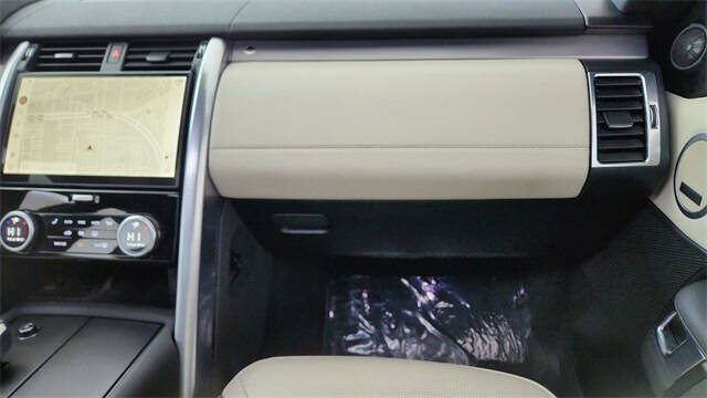 2024 Land Rover Discovery P300 Dynamic SE