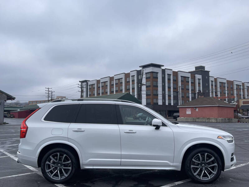 2019 Volvo XC90 T5 Momentum