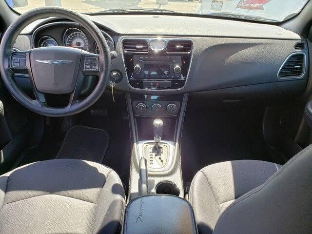 2013 Chrysler 200 LX