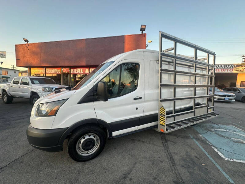 2016 Ford Transit Base's photo