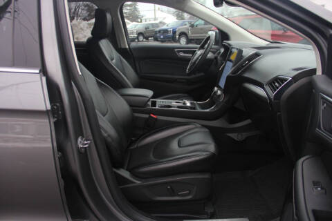 2022 Ford Edge Titanium