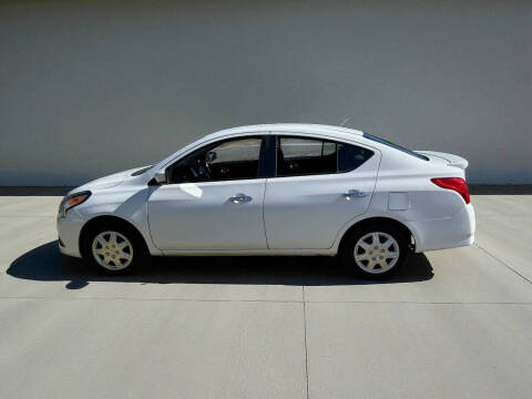 2019 Nissan Versa SV