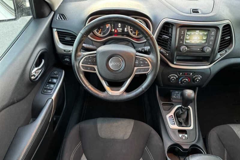 2017 Jeep Cherokee Sport Altitude