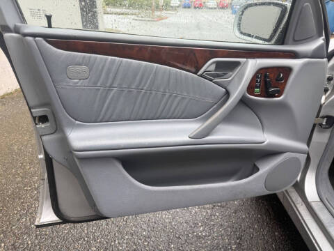 2002 Mercedes-Benz E-Class E 320