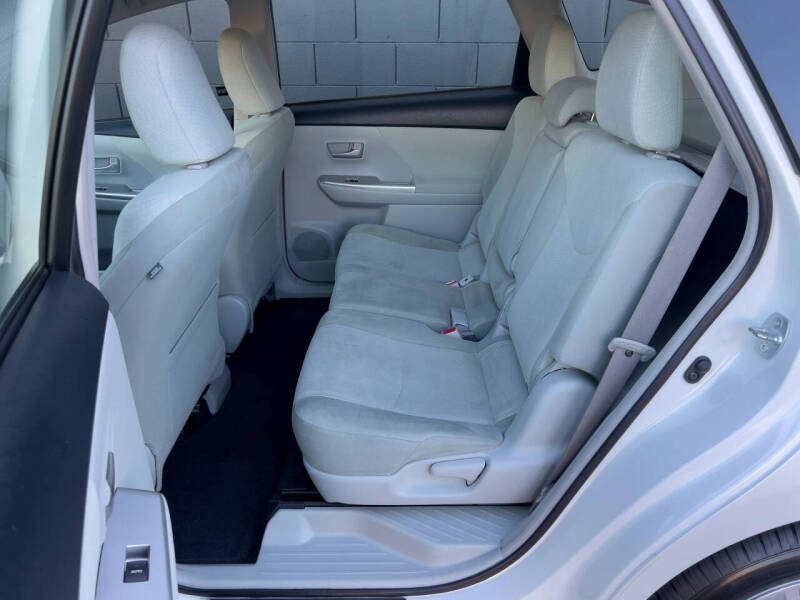 2014 Toyota Prius v Three