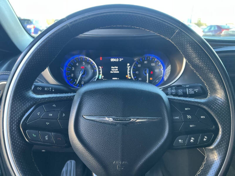 2020 Chrysler Pacifica Limited Red S