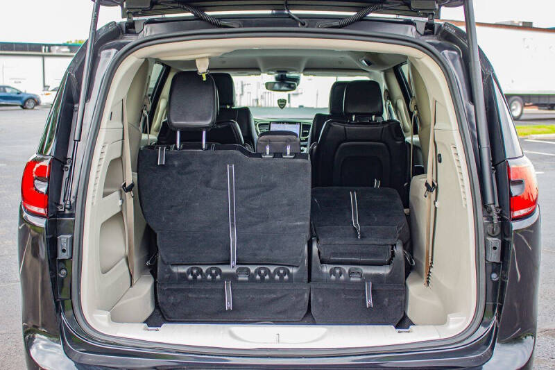 2022 Chrysler Pacifica Touring L