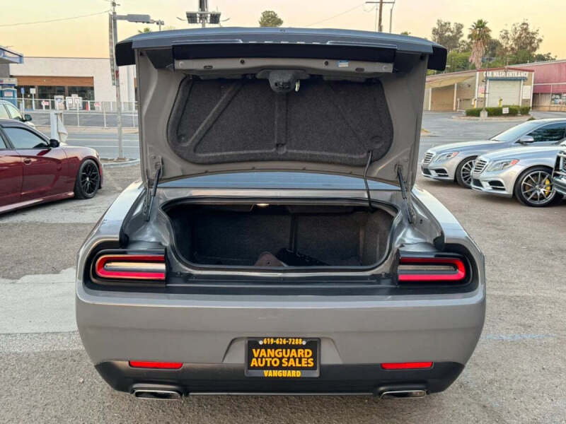 2017 Dodge Challenger SXT