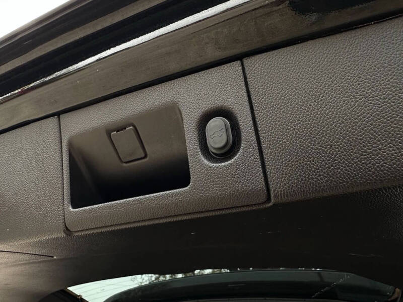 2017 Cadillac Escalade ESV Premium Luxury