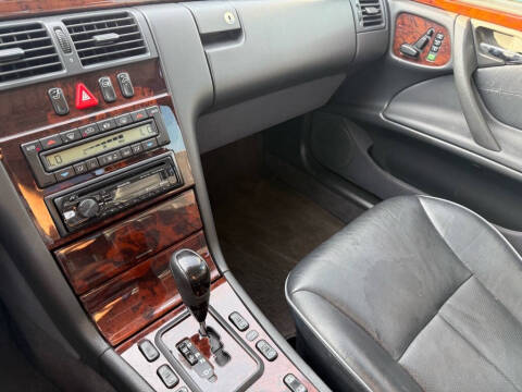 2001 Mercedes-Benz E-Class E 320