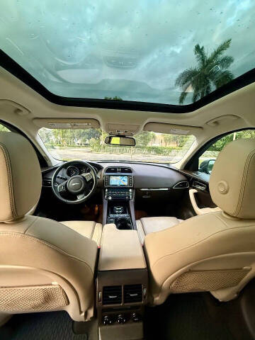 2017 Jaguar F-PACE 20d Prestige