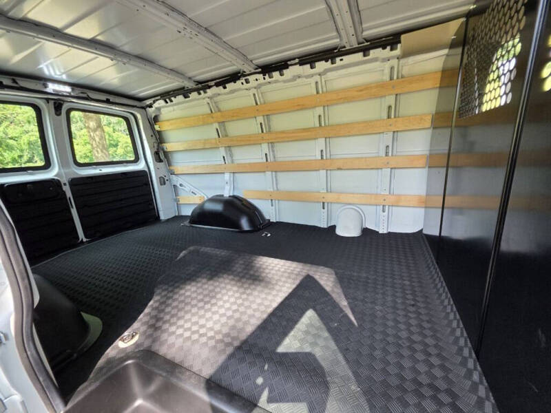 2023 GMC Savana 2500