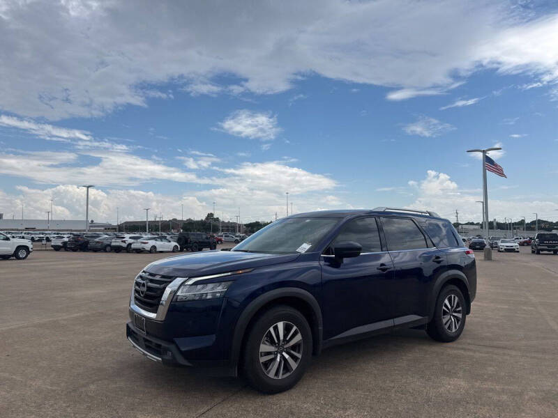 2022 Nissan Pathfinder SL