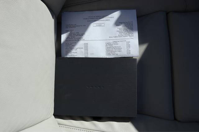 2023 Volvo XC40 B5 Ultimate Bright Theme