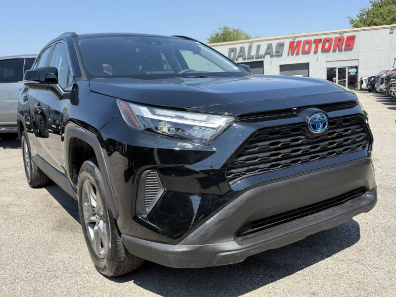 2024 Toyota RAV4 XLE's photo