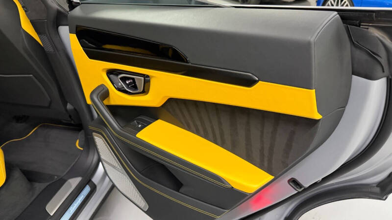 2022 Lamborghini Urus