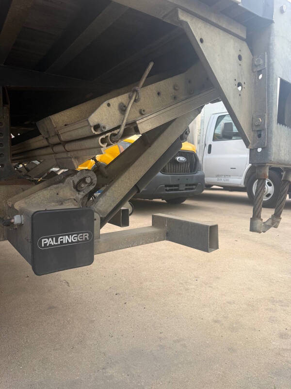 2019 Hino 338