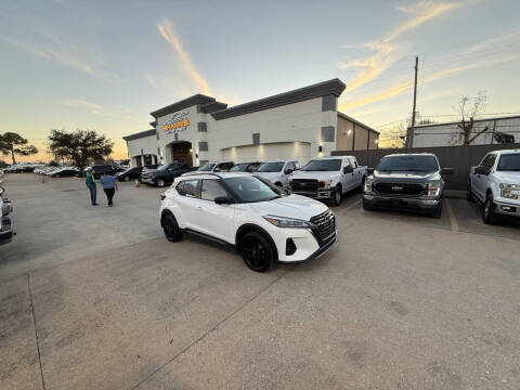 2022 Nissan Kicks SR