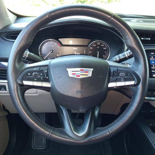 2022 Cadillac XT4 Luxury