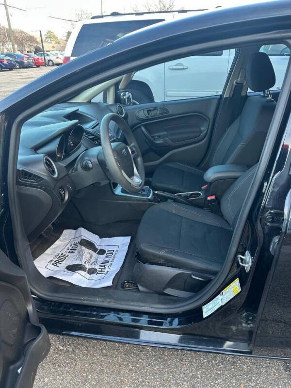 2017 Ford Fiesta SE