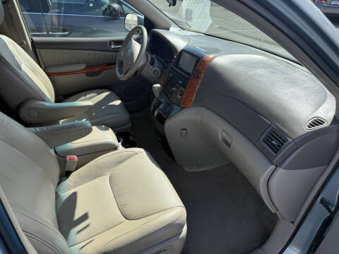 2009 Toyota Sienna XLE