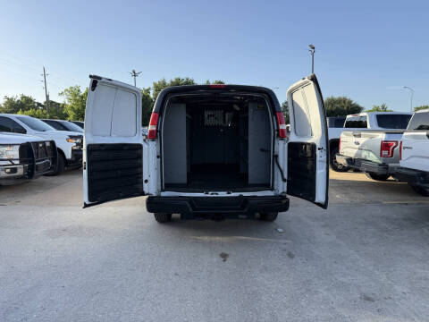 2022 GMC Savana 2500