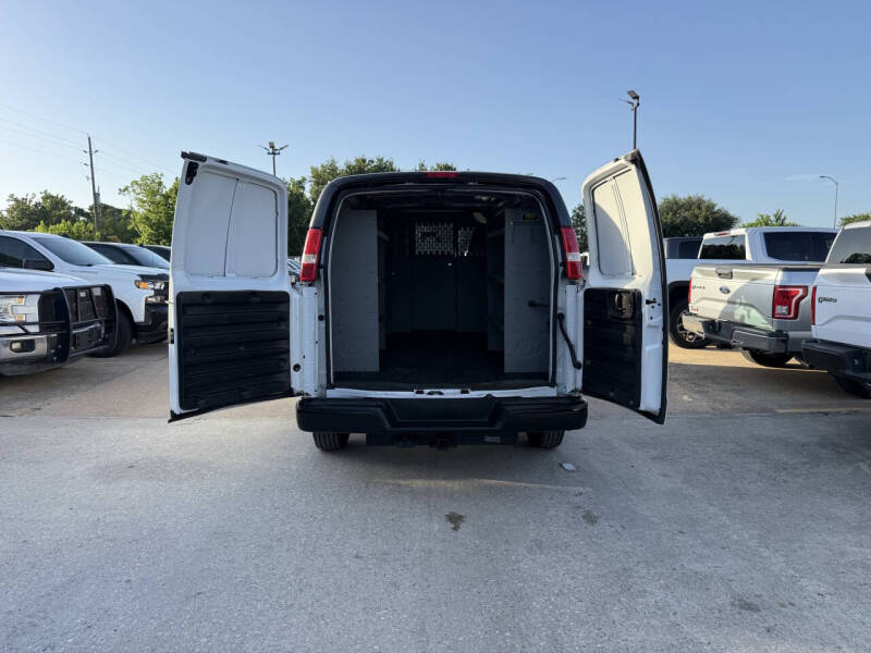 2022 GMC Savana 2500