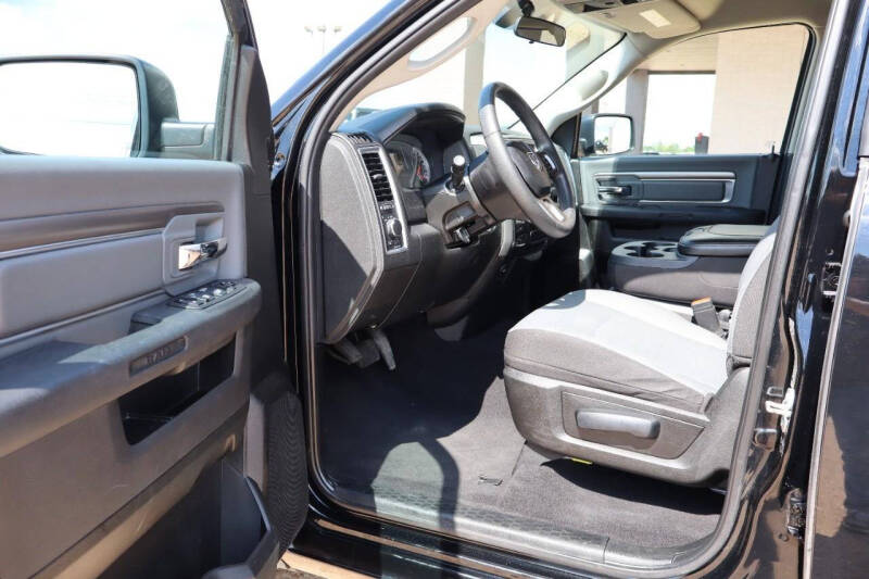 2024 RAM 1500 Classic SLT