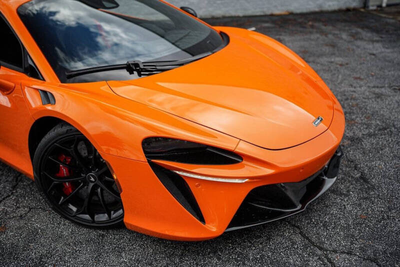 2023 McLaren Artura