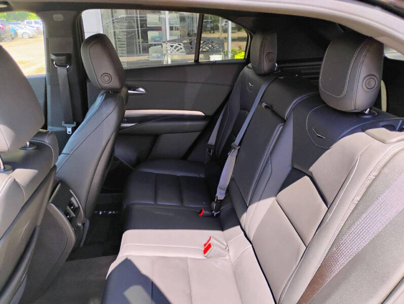 2025 Cadillac XT4 Premium Luxury