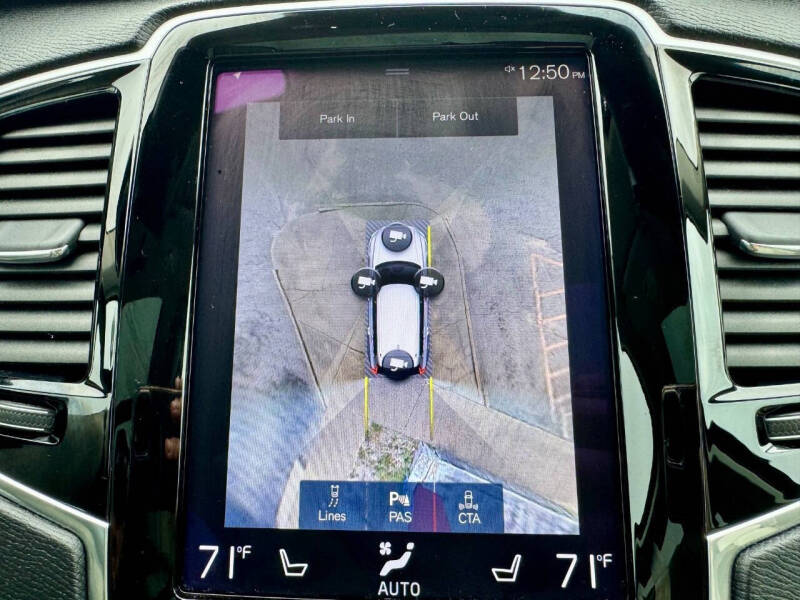 2017 Volvo XC90 T6 Momentum