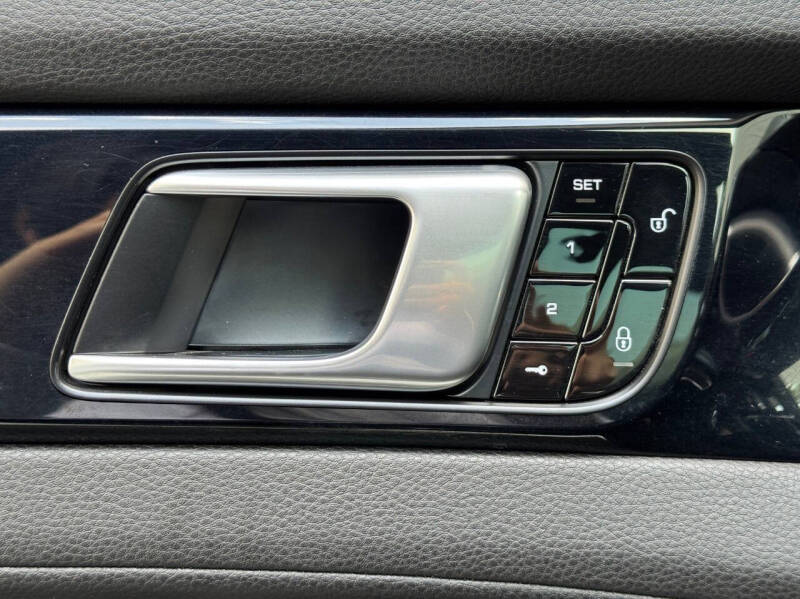 2018 Porsche Panamera 4