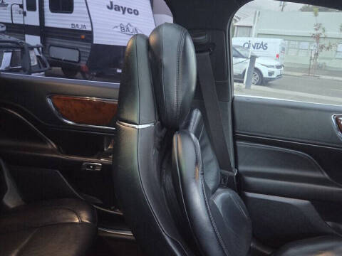 2019 Lincoln Continental Select